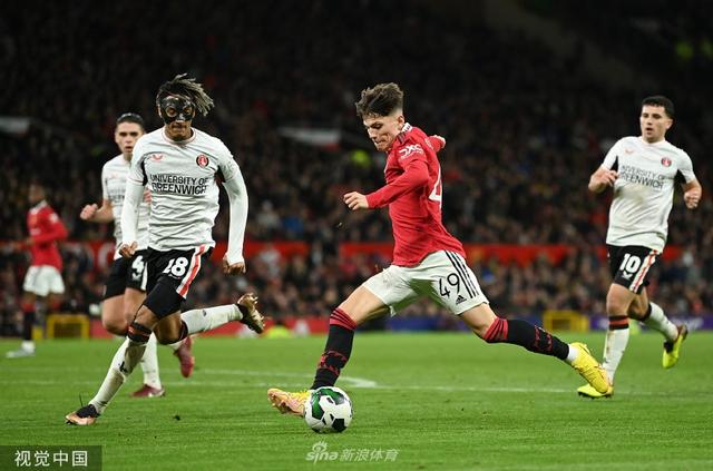 激烈的足球 激烈的足球